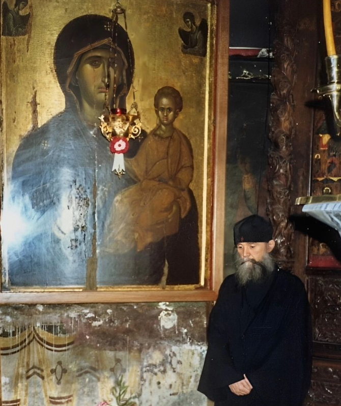 Γέροντας Εφραίμ ο Αριζονίτης και Φιλοθείτης