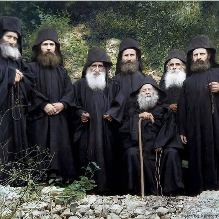 Ο Άγιος Ιωσήφ μαζί με την συνοδεία του - μαθητές του